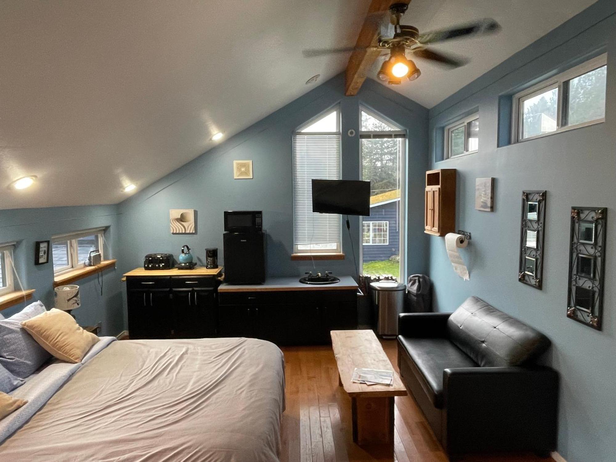 Oceanfront Studio/Loft: Alpacas, Oysters & Kayaks Shelton Eksteriør bilde