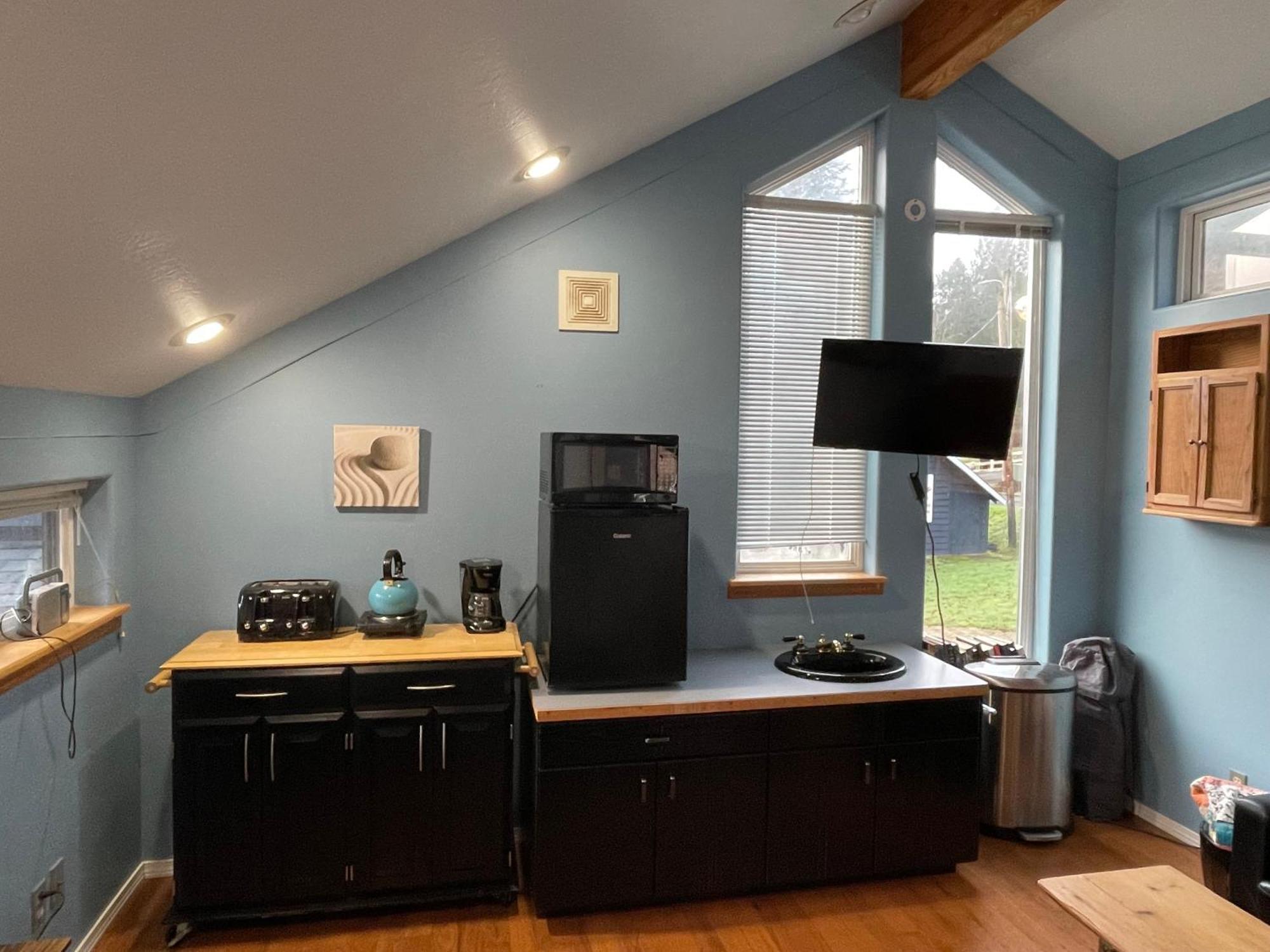 Oceanfront Studio/Loft: Alpacas, Oysters & Kayaks Shelton Eksteriør bilde